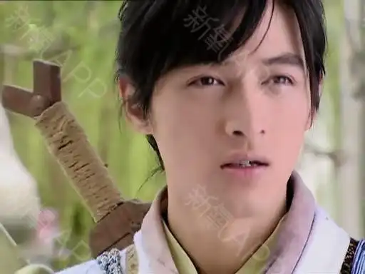 胡歌的牙齿不齐自己一直很是在意,看来当时我们的梦中情人"