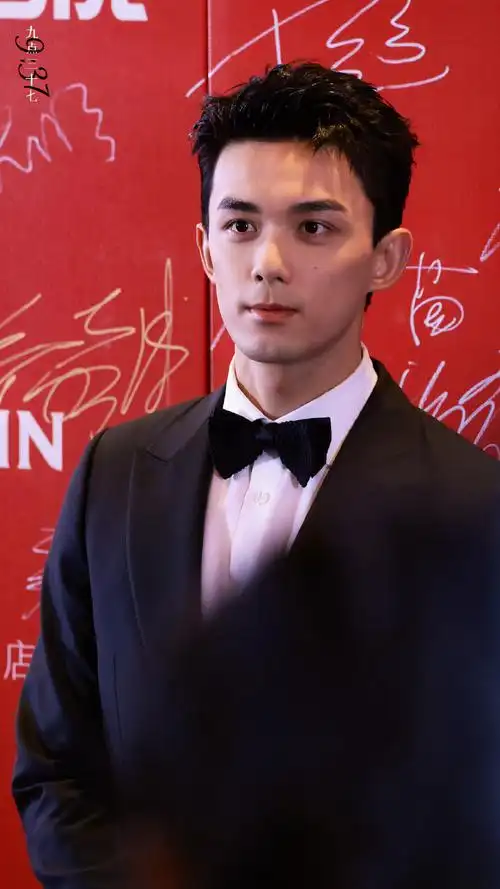 15#吴磊电影不虚此行#0609上影节出发红毯眼睛超亮的小尹@吴磊leo