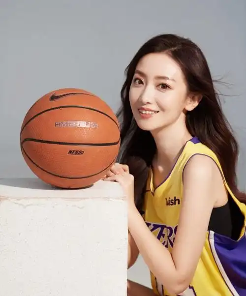直播吧女主播大赛16强出炉美娜小七领衔快来票选8强赢nba手办