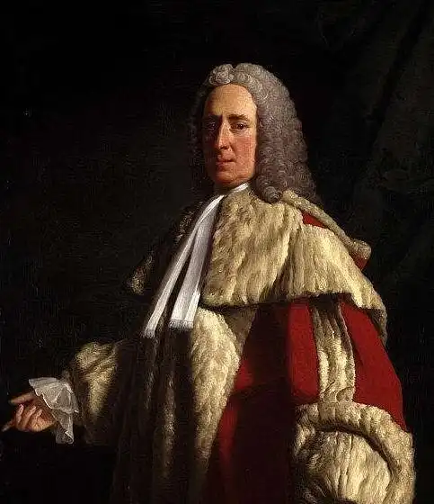 家族姓氏以创建者雨果·卡佩的姓而得名,家族前身叫做罗贝尔家族是