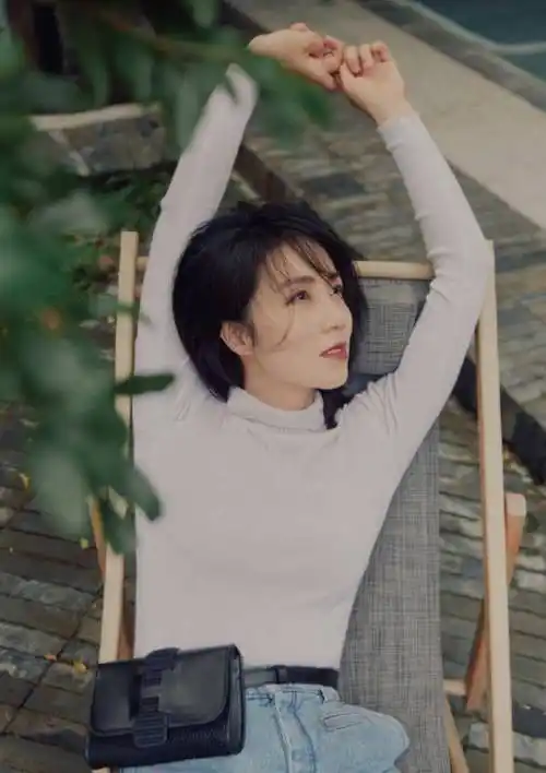 原创孙莉深夜上线发文我必须撒把狗粮看到黄磊宠妻做法感动哭了