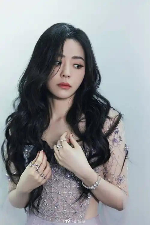 大河票务网:张靓颖"光"巡回演唱会——上海站温情来袭!