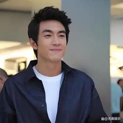 林更新自嘲"三十六岁老学生",幽默中透露深刻学习态度