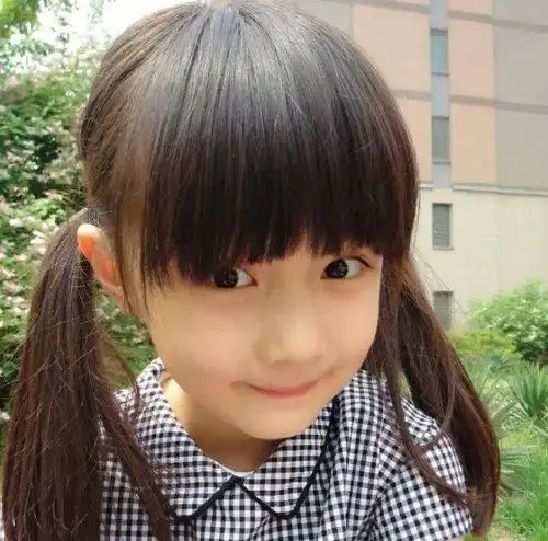 小学女生适合什么发型 好看不是天生的小学生扎发养成美观