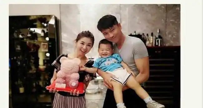 冯巩的女儿才是娱乐圈最干净的女艺人初吻都是老公的