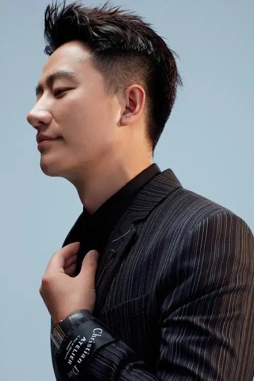 黄轩图片黄轩爱心助力帅气公益活动照