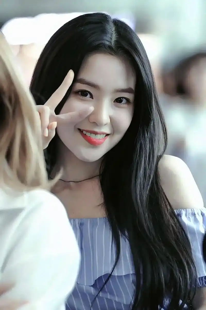 irene早期图锦#裴珠泫irene #清纯甜美 #机场照 - 抖音