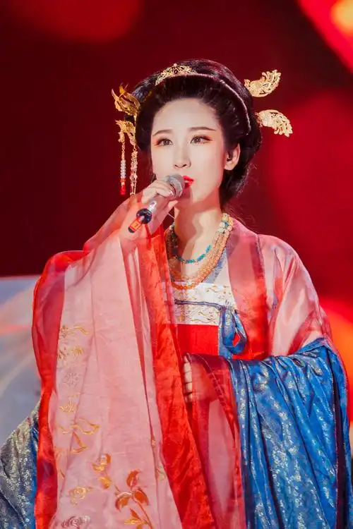 data-id="gntmblzfwu">hita,12月26日出生于北京,中国内地女歌手,网络