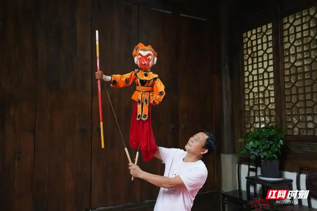 土家民俗文化节丨指掌间的非遗——杖头木偶戏