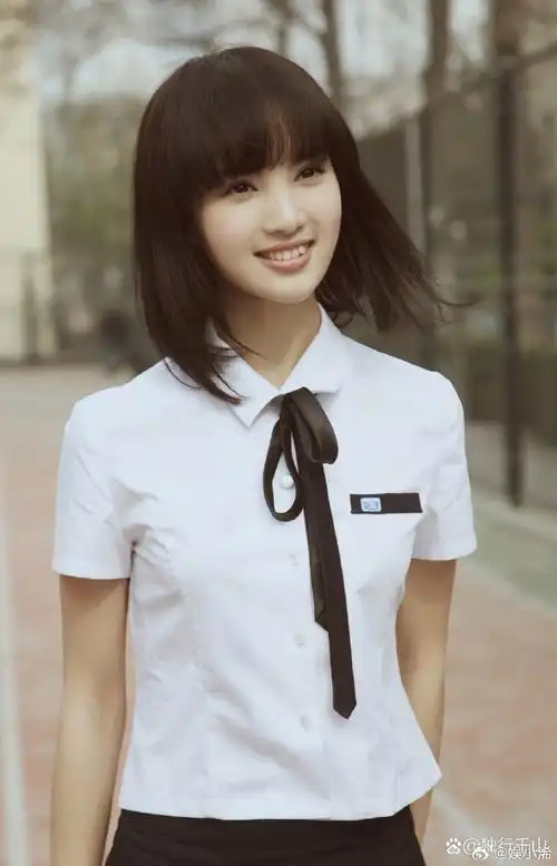 金晨早期校园写真照.