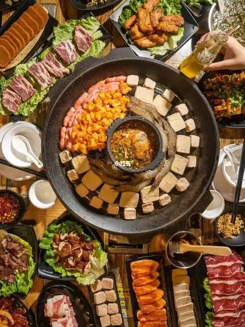 烙锅是贵州的一种地方名小吃,水城烙锅始于清代,有300多年历史.