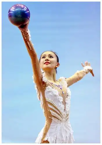 艺术体操女神张豆豆曾因挺胸照走红21岁退役当教练现仍单身