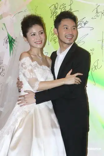 沙溢夫妇婚后首次亮相 胡可默认怀孕今年就生(图)