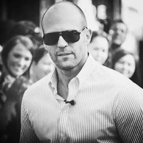 世界上最帅的光头这个奔50岁的男人丝毫不显老