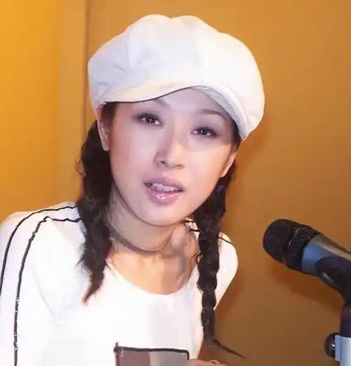 而孙悦,一直都是婚姻外的第三者.原来,居鹏是有家庭的.