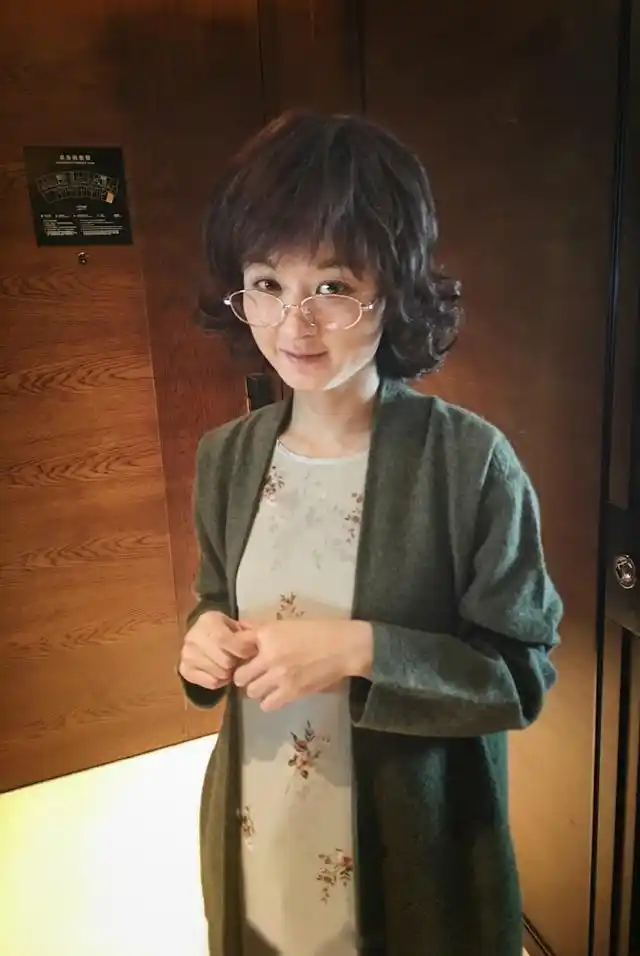 赵丽颖在《乘风破浪》的老年妆,当她老了你还爱她吗?