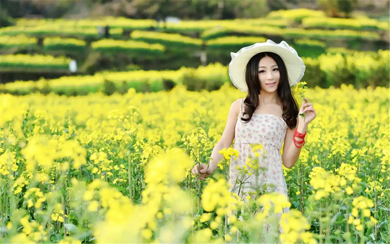小清新靓丽美女油菜花田田园风光写真桌面壁纸(二)