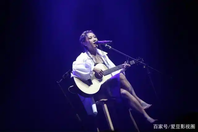 "洄游"巡演:陈粒找到自己音乐世界的"女娲"