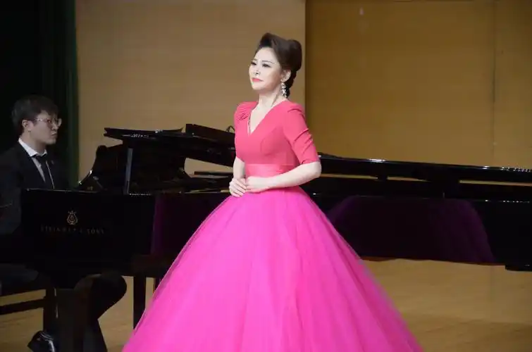 组图:许文琪硕士独唱音乐会在中国音乐学院举行