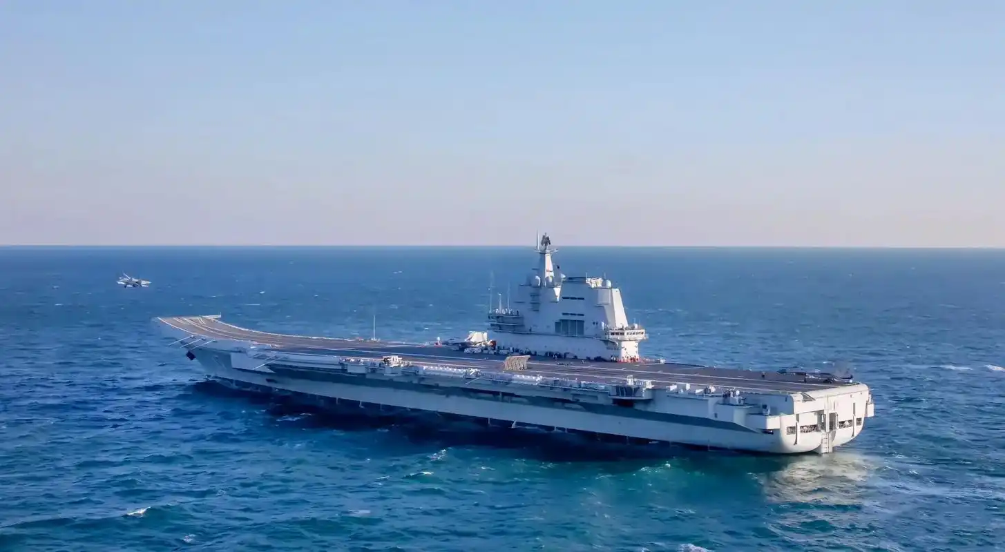 山东舰 山东舰高清图震撼来袭!#航母  - 抖音