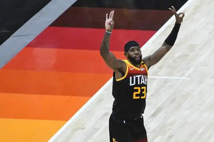 犹他爵士凭什么排名nba第一?他们是最像经典马刺的球队_米切尔