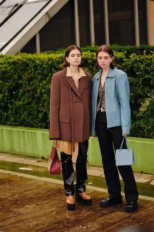 【巴黎街拍 | 秀场外的穿搭范本】 - 蝶讯时尚圈 - 带你寻找时尚坐标