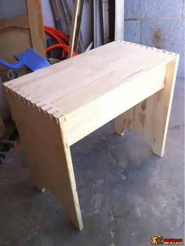 装修用升降折叠铁凳子