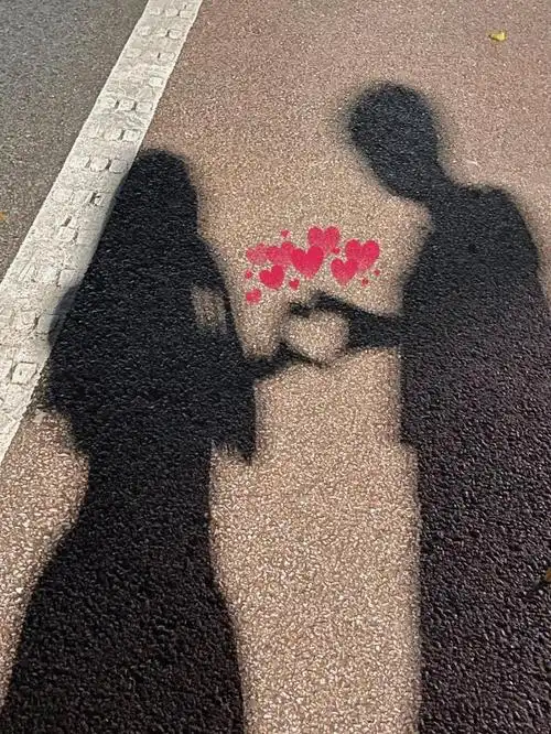 不露脸情侣拍照姿势 快喊你对象安排