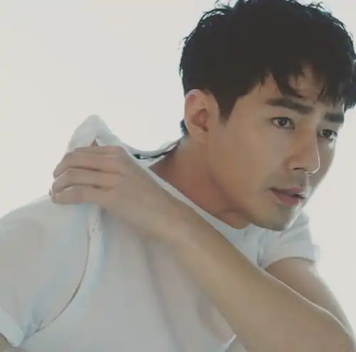 赵寅成头像赵寅成的帅气图片