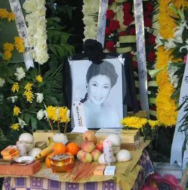 直击高秀敏葬礼现场,赵本山,范伟送别挚友,宋丹丹泣不成声