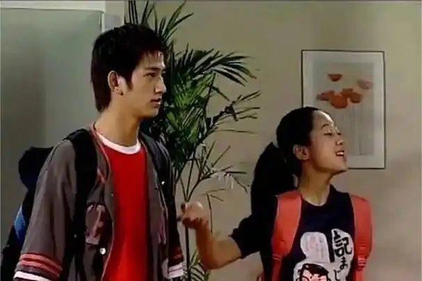 《家有儿女》穿帮的那些镜头,多年后才发现,网友:都笑出声来