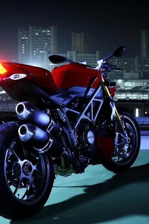 杜卡迪摩托车,后视图,夜晚,城市 iphone 壁纸