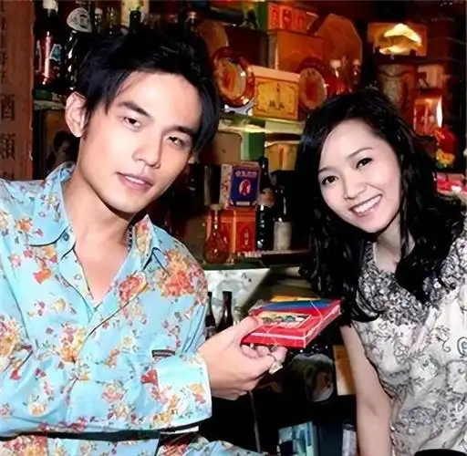 因此,侯佩岑赢得了"连周董都为之倾心的魅力女神"的美誉.