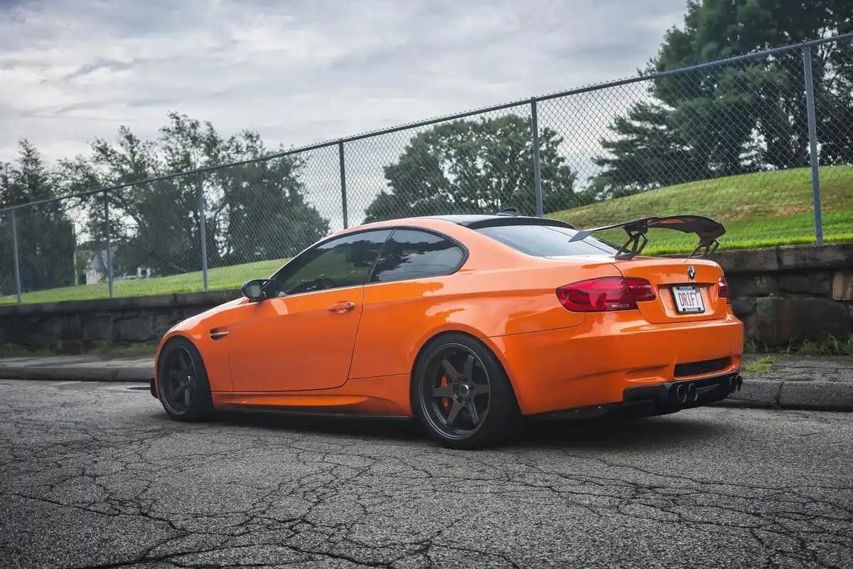 全屏汽车电脑桌面壁纸