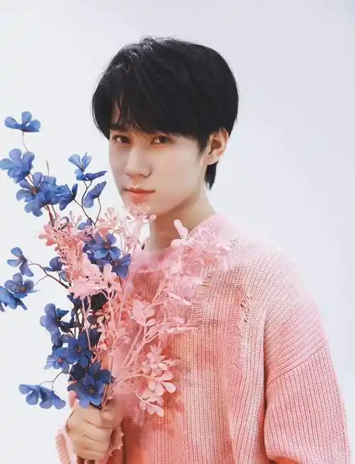 张真源巴黎卡诗大中华区品牌形象代言人# #张真源 核能高音大主唱 ""