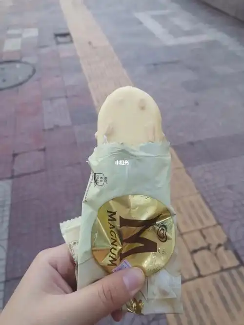 梦龙新口味白巧克力坚果味