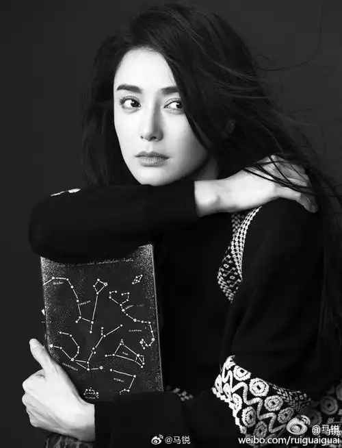 秦岚早期长发照片