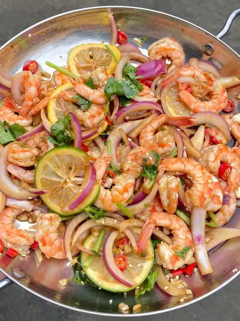 摆摊就靠你了!这么好吃的凉拌虾仁谁发明的快站出来! - 抖音