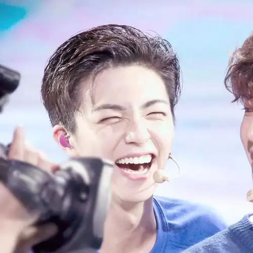 陈立农×范丞丞图源各处 侵权致歉 池桉桉.素质拿图 扣赞