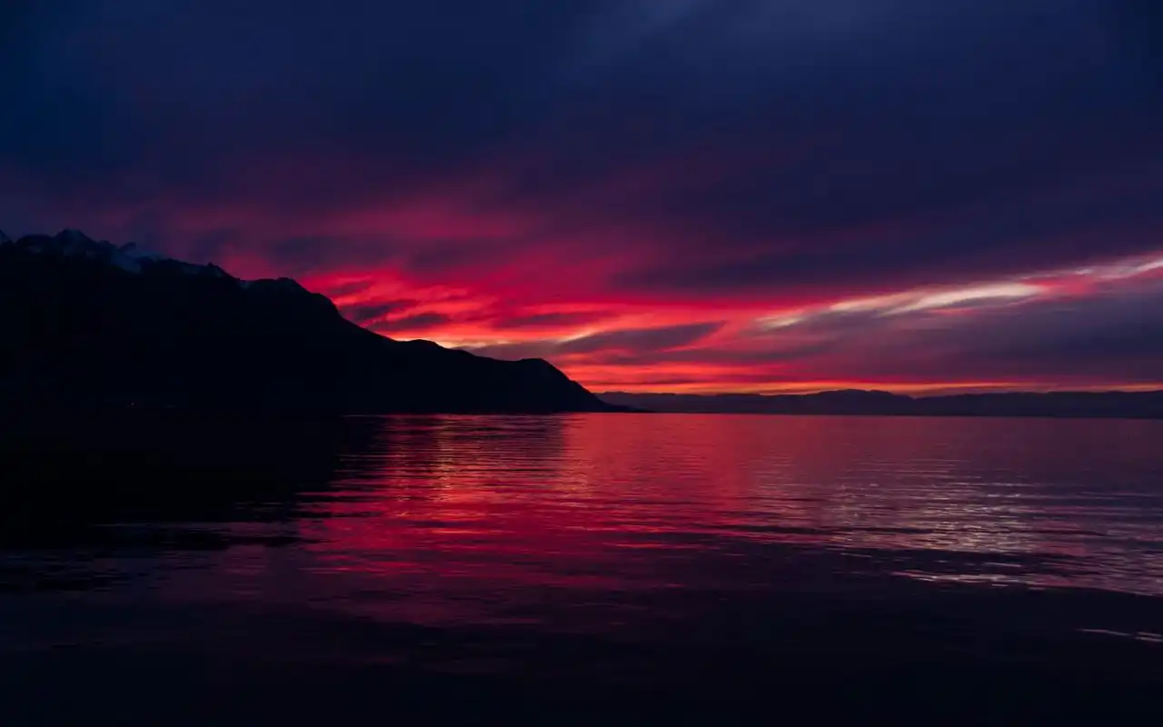 大自然山川湖泊唯美景色桌面壁纸