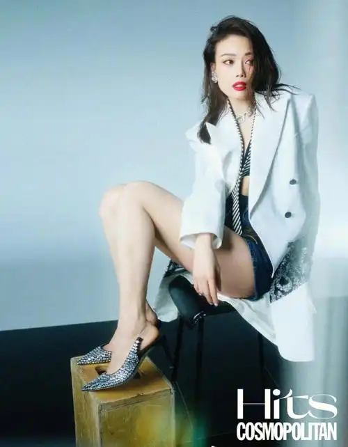 容祖儿穿搭dioritecrystal高跟鞋