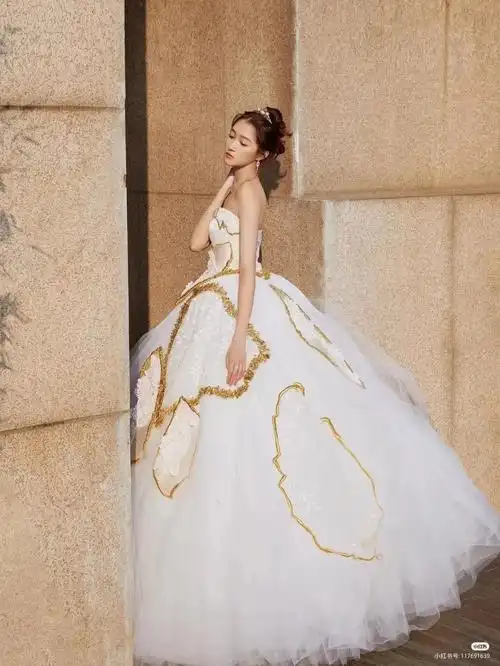 礼服  #关晓彤  #绣花  #最美婚纱