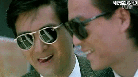 周润发在演《英雄本色》,《纵横四海》,《赌神》时,他的魅力在于萌.