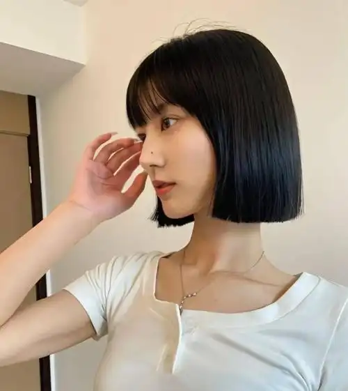 盐系一刀切短发推荐 中性风发型酷翻天_直发发型 - 美发站