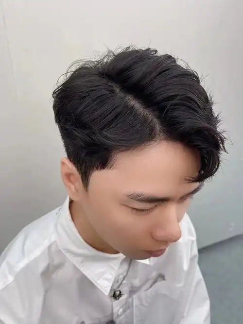 济南男士烫发推荐三七分纹理烫韩式发型