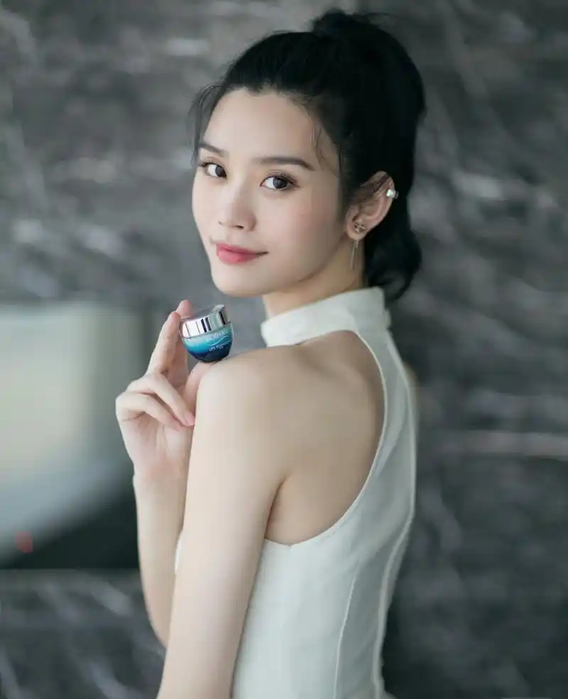 奚梦瑶 美腿玉足身材一流的超级名模