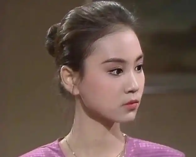 "琼瑶女郎"刘雪华,20岁美的不可方物,如今60岁依然美丽动人