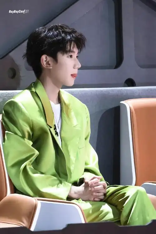 年度十大mv#2022年的微博白皮书,这一年王源大部分时间在剧组耕耘作品