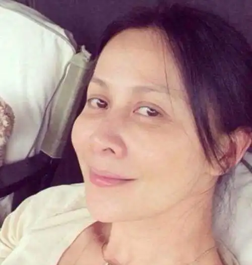 刘嘉玲无任何妆容素颜照虽显苍老影后气质依旧