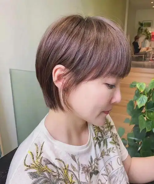 女人什么发型好看发型选的对,四十岁也是小姐姐 中年女性减龄还显气质